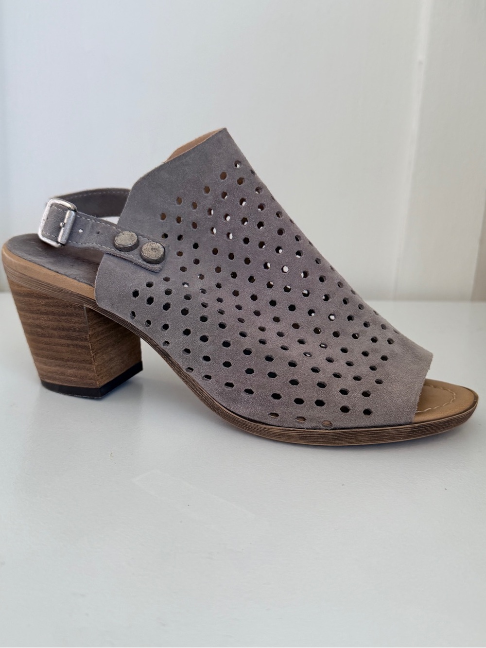 Sophia Milano Tan Suede Leather Sandals Women’s Est. 6.5 Made in Italy
